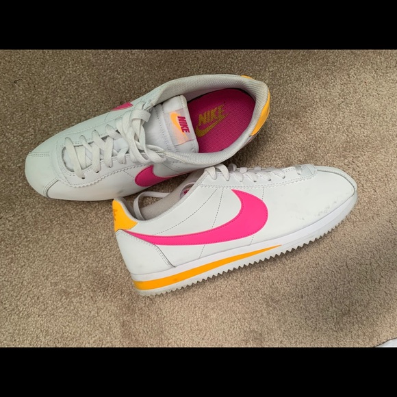 Nike Shoes - Nike Cortez women’s 10
